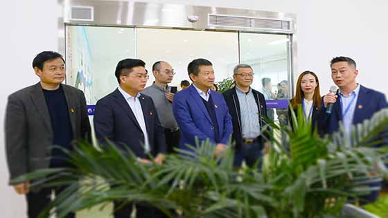南天信息董事长徐宏灿带队到红岭云科技公司调研